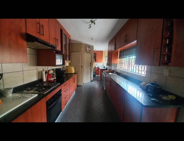 FARM FOR SALE IN KAMEELDRIFT EAST